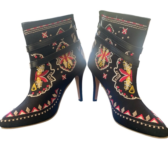 FIESTA Embroidered Pointy Toe High Heel Booties Size 7 black western boot - Picture 4 of 7